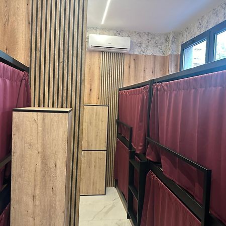 מדריד Velvet Hostels Pacifico מראה חיצוני תמונה