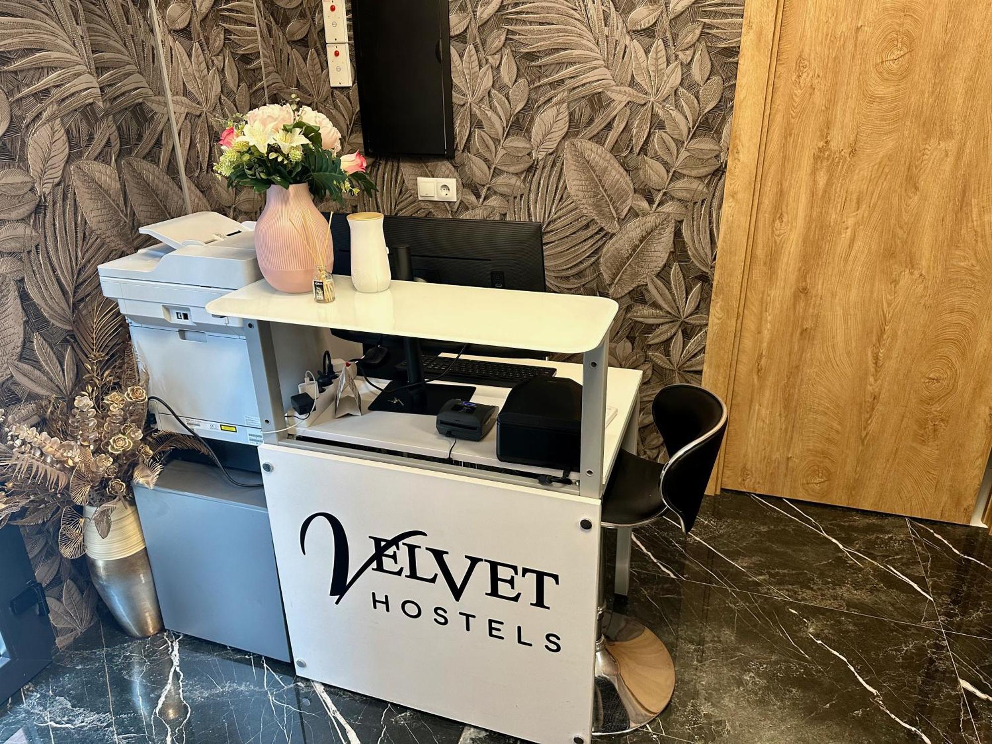 מדריד Velvet Hostels Pacifico מראה חיצוני תמונה