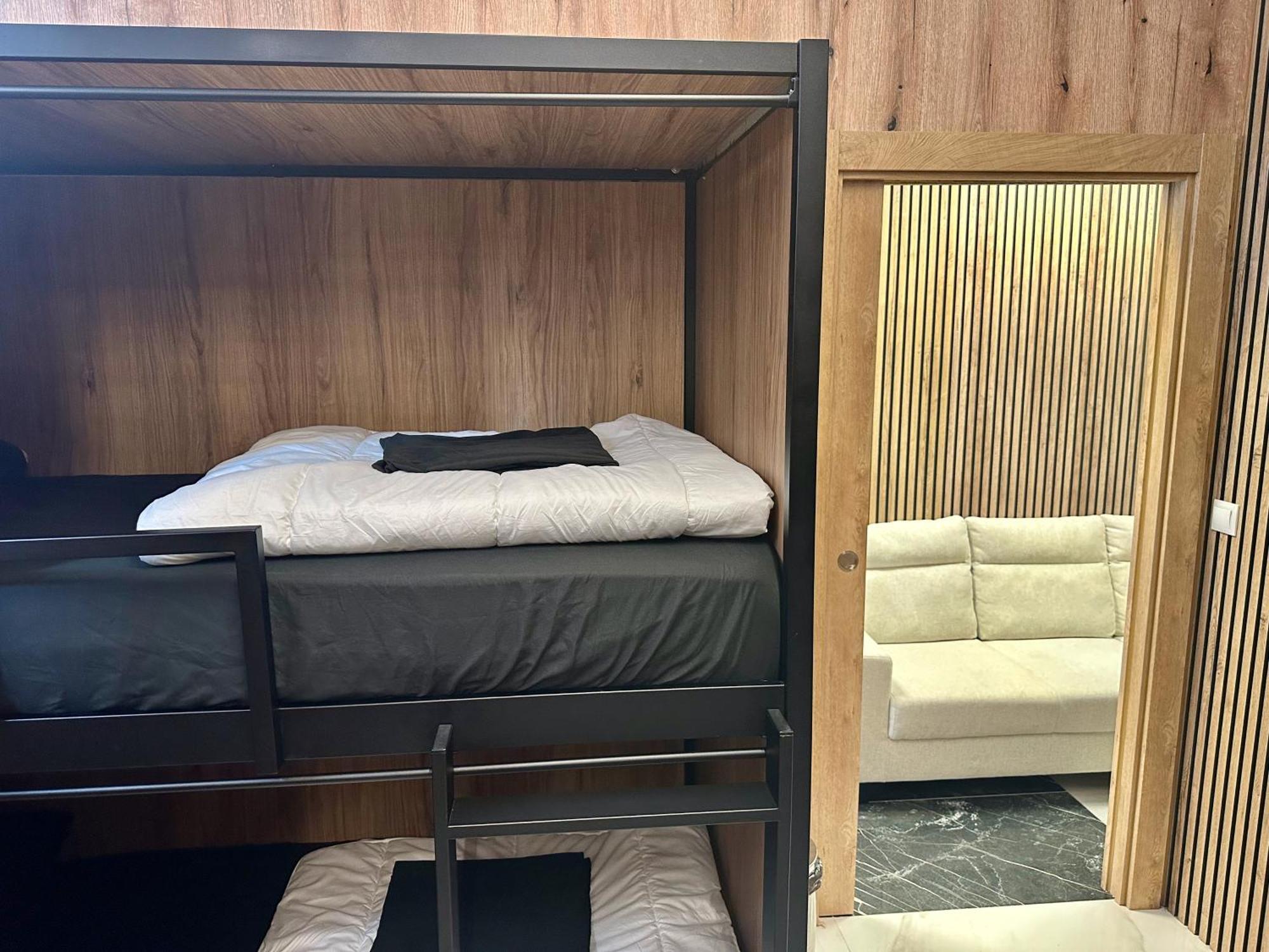מדריד Velvet Hostels Pacifico מראה חיצוני תמונה