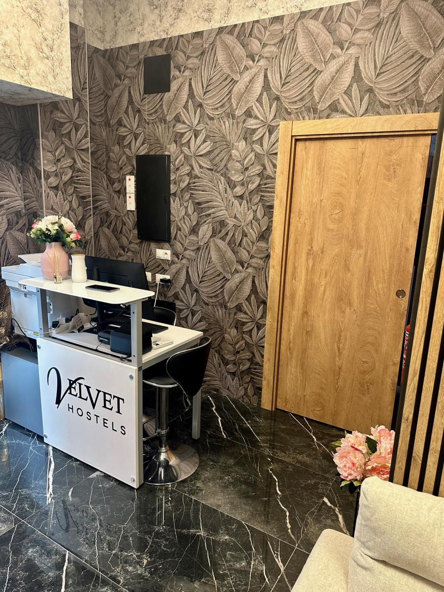מדריד Velvet Hostels Pacifico מראה חיצוני תמונה