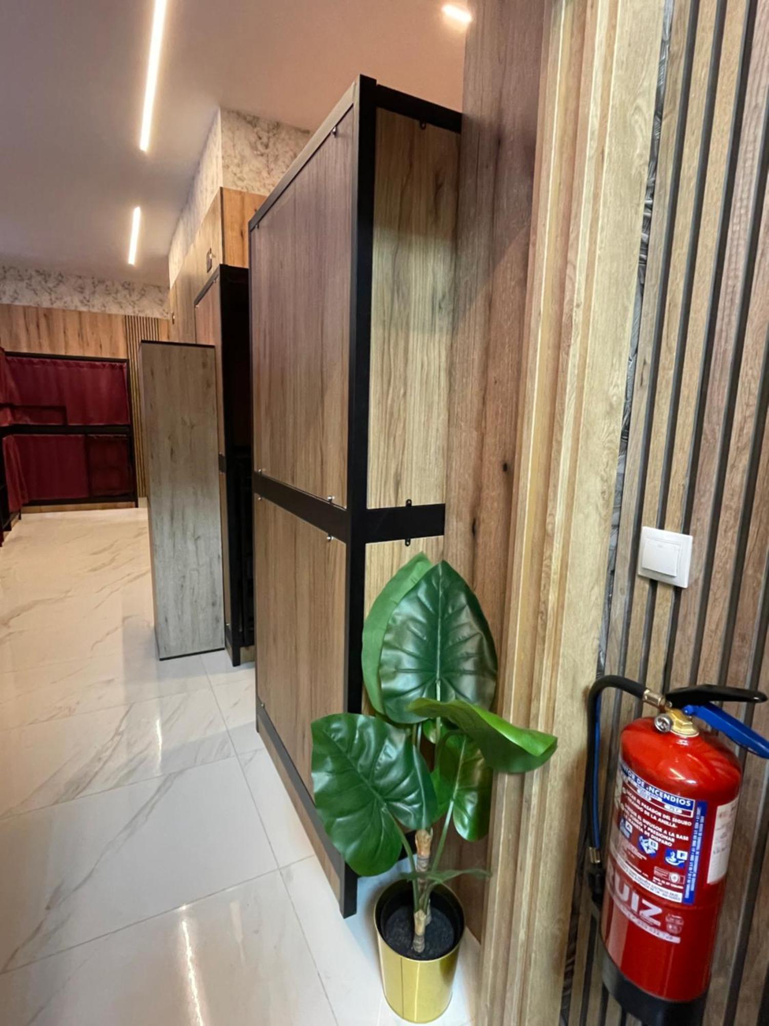 מדריד Velvet Hostels Pacifico מראה חיצוני תמונה