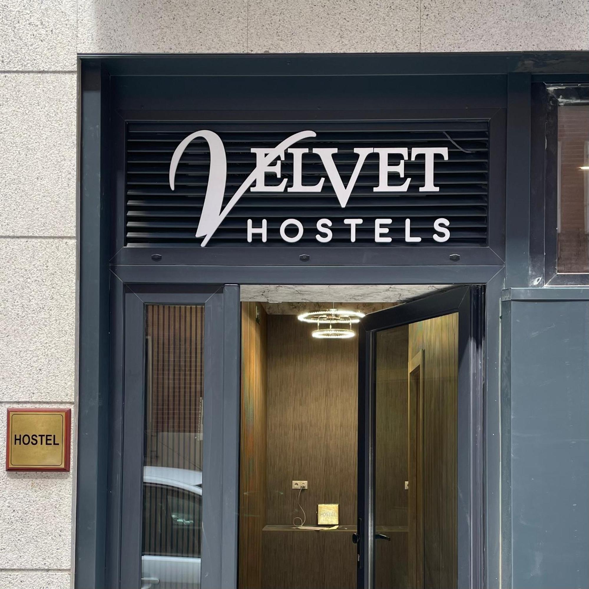 מדריד Velvet Hostels Pacifico מראה חיצוני תמונה